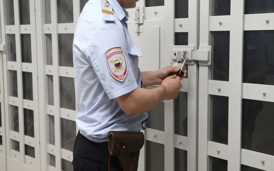 Требовали «дань» для столичных авторитетов: силовики пресекли вымогательство у гендиректора завода в Воронежской области