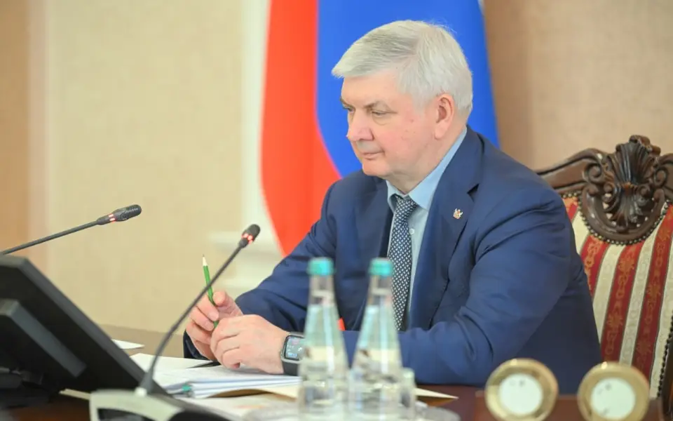 Воронежский губернатор потребовал ужесточить контроль за стройками объектов здравоохранения в регионе