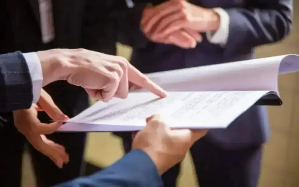 Изъятую у экс-главы «Газпром энерго» долю в банке «Финсервис» продадут за 1,3 млрд рублей