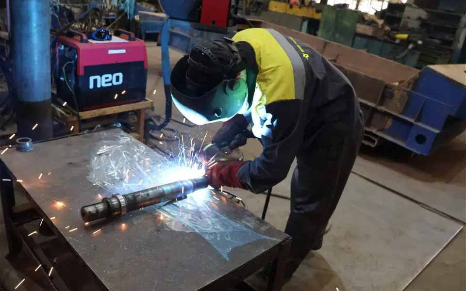 Заводы идут в колледжи: почему работа со СПО становится для бизнеса не опцией, а необходимостью