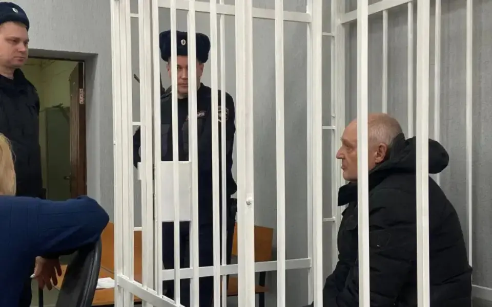 Суд в Воронеже продлил домашний арест заведующему ожоговым отделением по делу о подпольной «пластике»