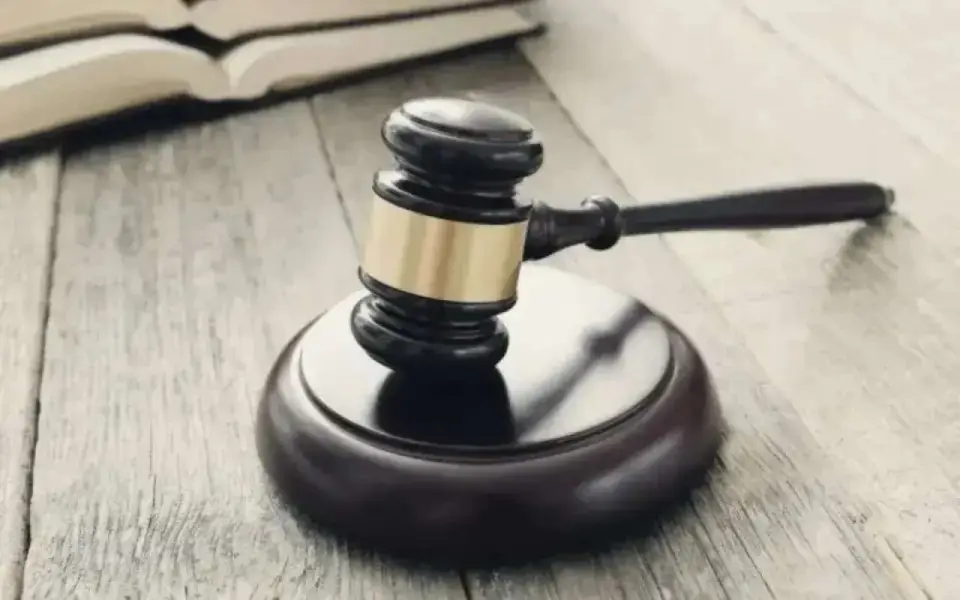 Суд взыскал с Красногорского завода им. Зверева почти 98 млн рублей в пользу воронежского «РИФ» Суд взыскал с Красногорского завода им. Зверева почти 98 млн рублей в пользу воронежского «РИФ»