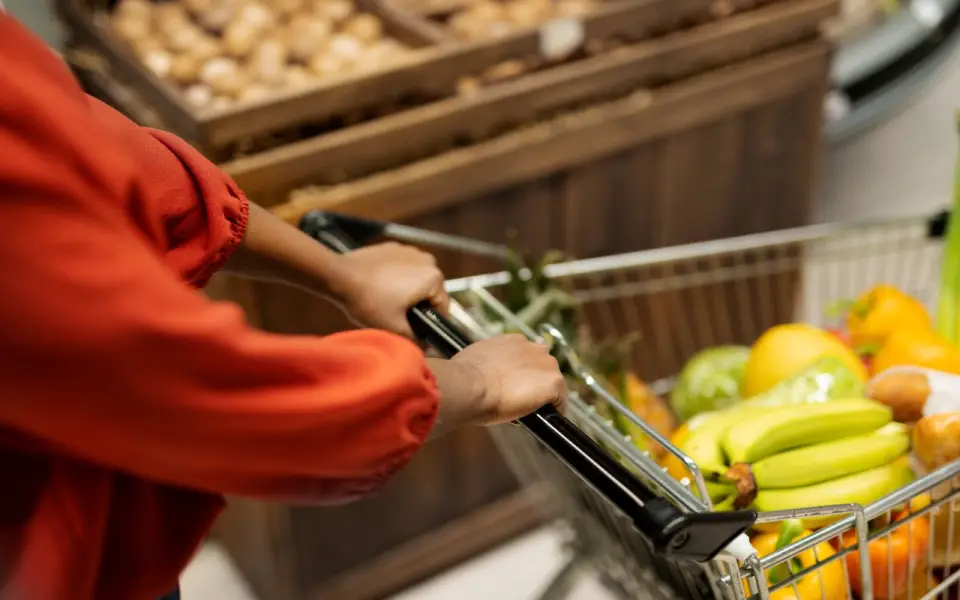 Розница в Курской области выросла на 5,6%, а оптовая торговля просела почти на 5% Розница в Курской области выросла на 5,6%, а оптовая торговля просела почти на 5%