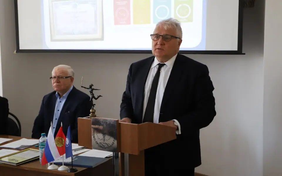 Липецкая ТПП переизбрала Анатолия Гольцова президентом и утвердила стратегию до 2030 года Липецкая ТПП переизбрала Анатолия Гольцова президентом и утвердила стратегию до 2030 года
