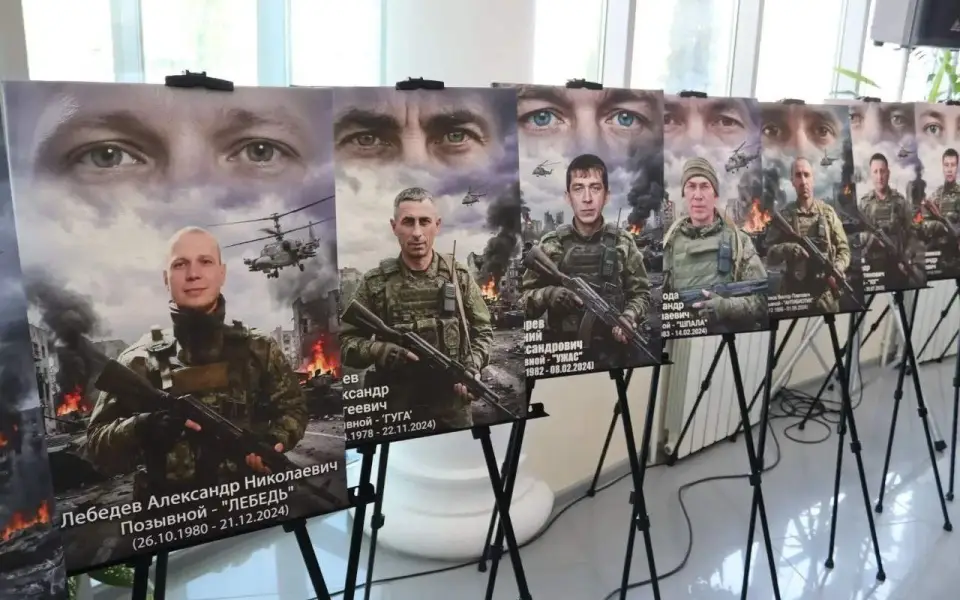 Выставка «Загляни в глаза солдата» открылась в Россоши