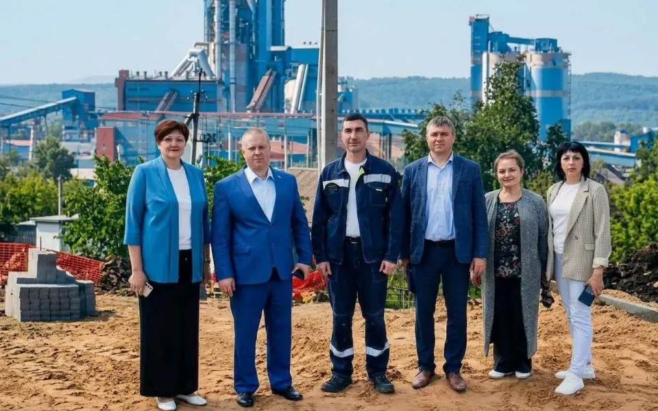 Сквер «Юность» в поселке Подгоренский обретает новый облик