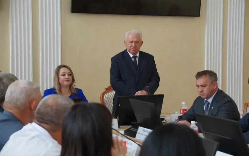 Глава Богучарского района Кузнецов ушел в отставку после 14 лет работы