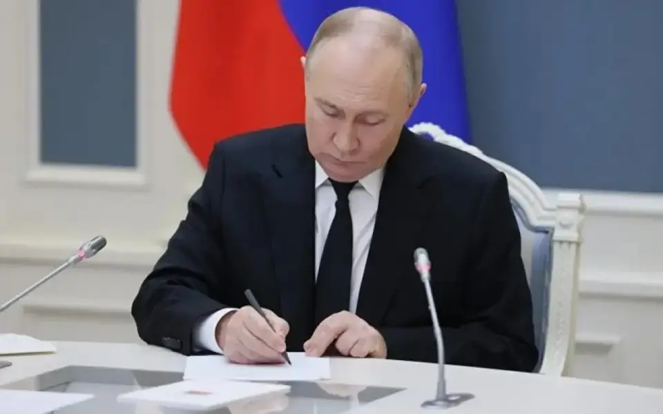 Путин подписал закон о безопасности объектов ТЭК на Каспии