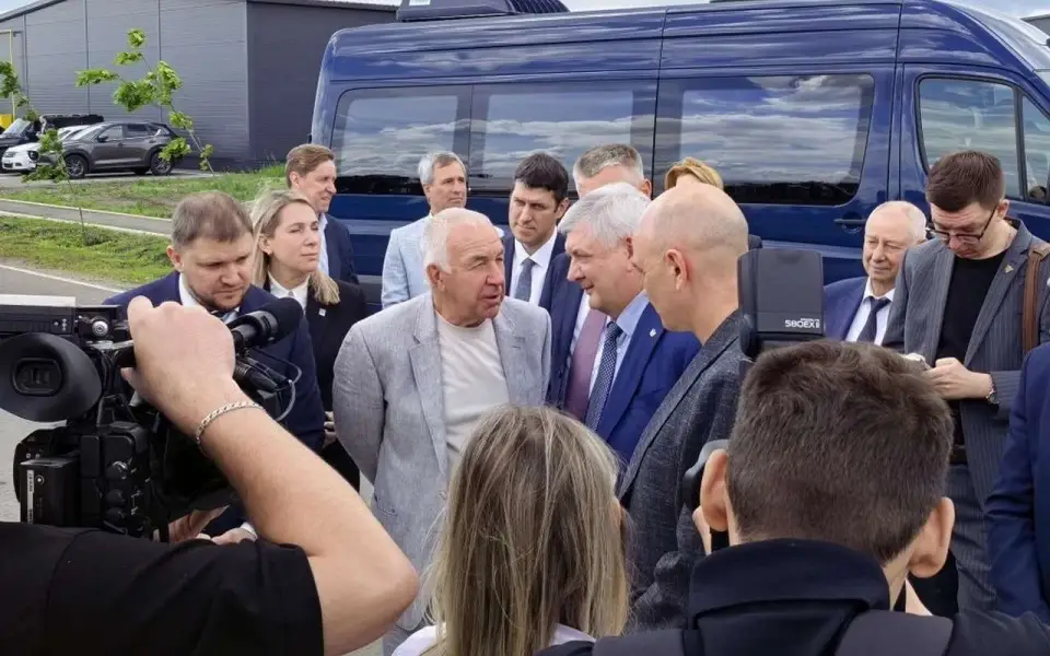 Воронежскому губернатору на первом визите в «Перспективу» презентовали идею экспоцентра 