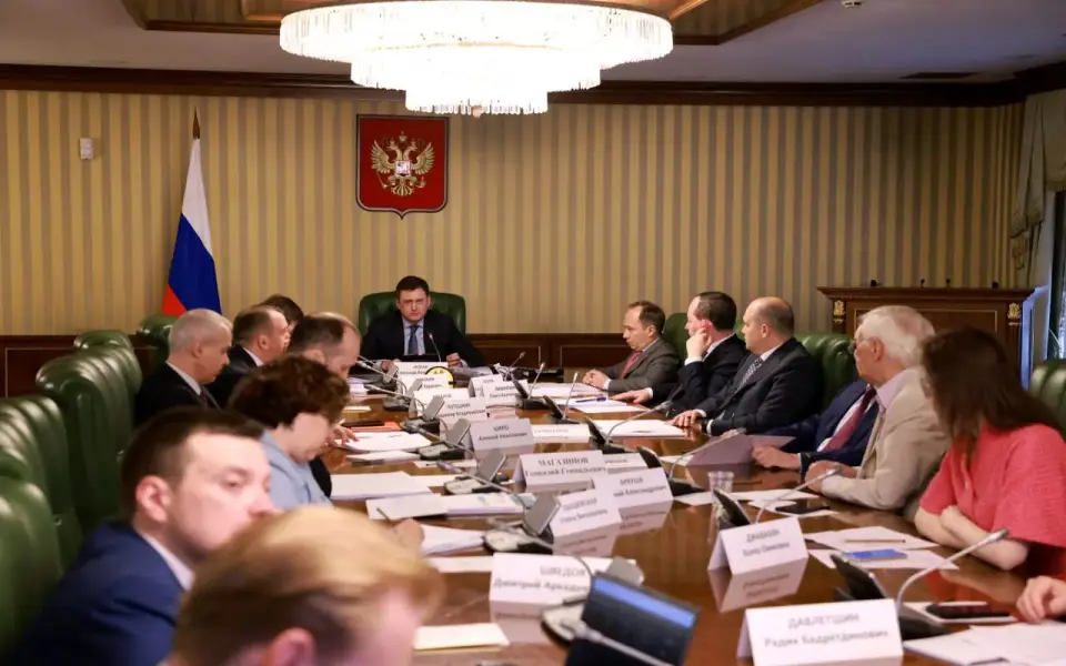 Правительство усиливает контроль за ценами на топливо на фоне роста спроса
