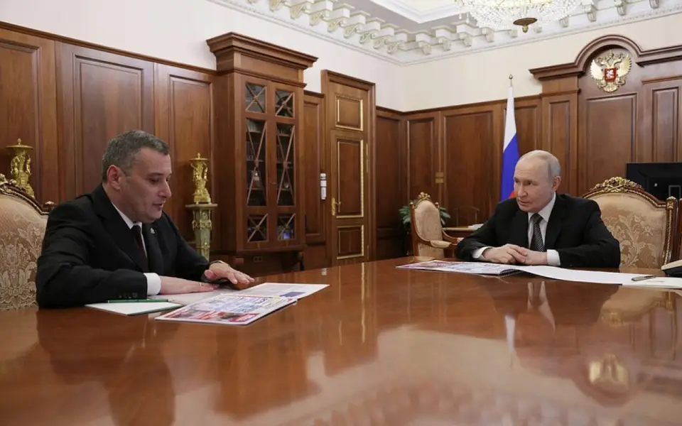 Хинштейн доложил Путину о росте инвестиций в регионе