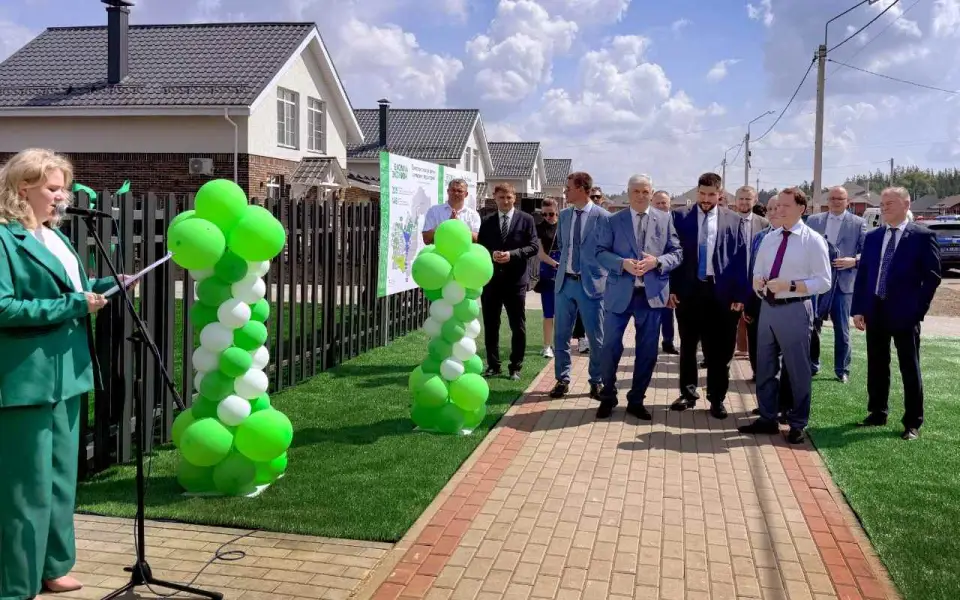 «ЭкоНива» передала сотрудникам ключи от новых домов в Воронежской области