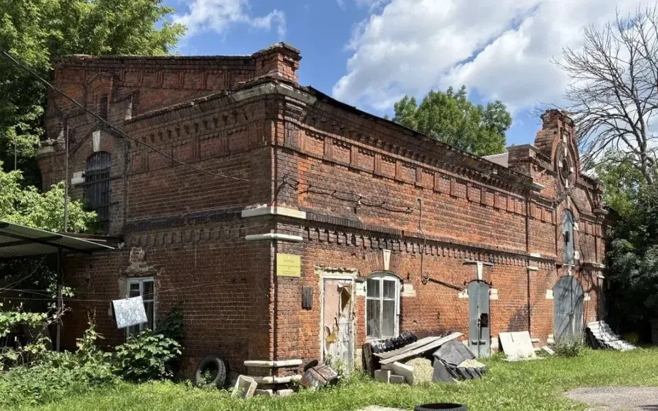 Объект культурного наследия «Каретный сарай и конюшня» в Мичуринске выставлен для инвесторов за 1 рубль