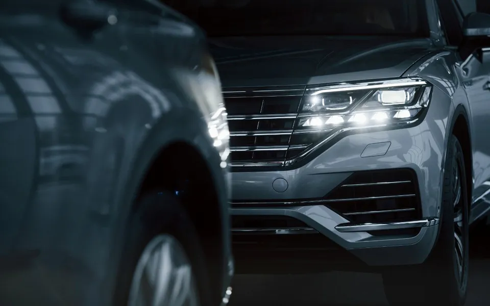 Lexus и BMW семьи курского экс-депутата Бессонова остались без покупателей Lexus и BMW семьи курского экс-депутата Бессонова остались без покупателей