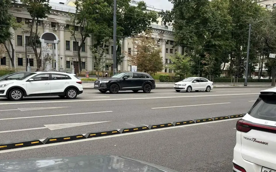 Воронежцы раскритиковали барьеры на Плехановской для метробуса: «пробки, аварии и распил»