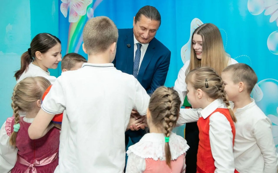 Социальное сиротство: почему дети остаются без опеки при живых родителях?