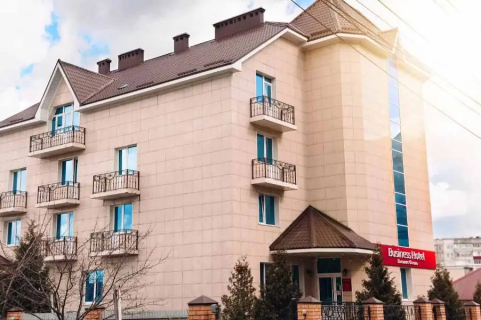 В центре Липецка продают «Бизнес-отель» за 110 млн рублей