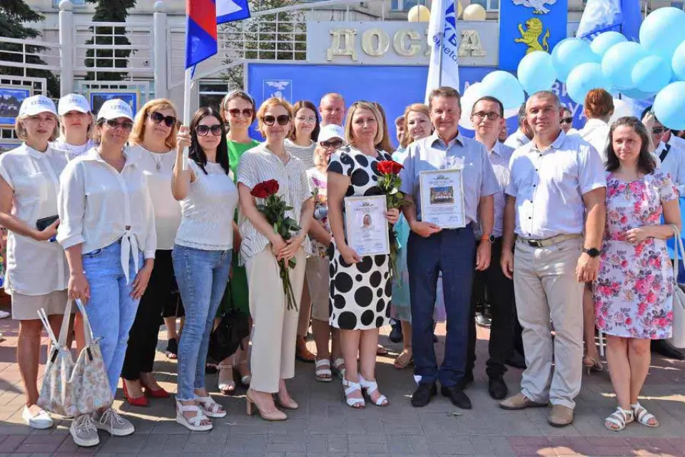 В Белгороде сотрудники корпорации ЖБК-1 получили награды ко Дню строителя