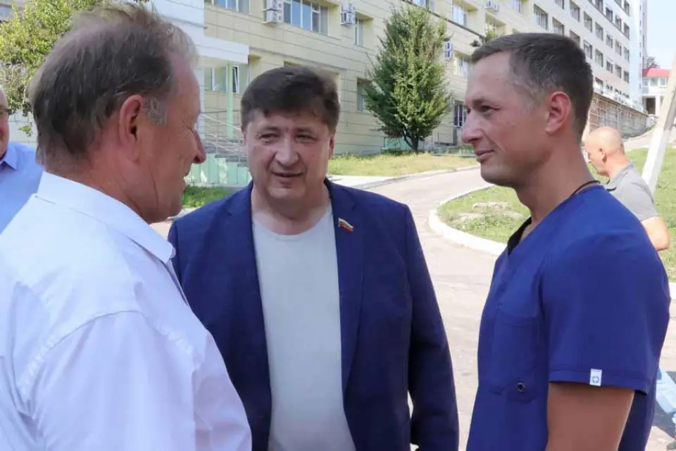 Председатель Белгородской думы передал военному госпиталю более 3 тонн гуманитарной помощи Председатель Белгородской думы передал военному госпиталю более 3 тонн гуманитарной помощи