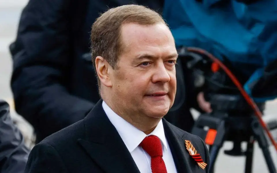 «Шавки осознали свою роль в цирке уродов», – Дмитрий Медведев о желании Carlsberg бороться за российские заводы
