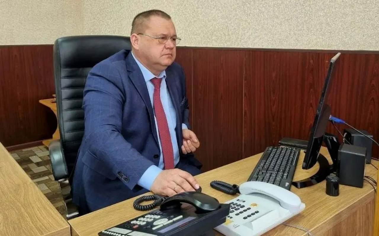Полномочия главы администрации Петропавловского района Воронежской области прекращены досрочно 
