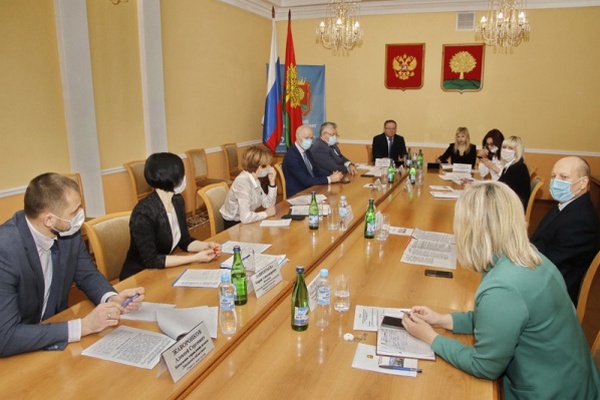 Спикеры липецкого и белгородского парламентов обменялись любезностями