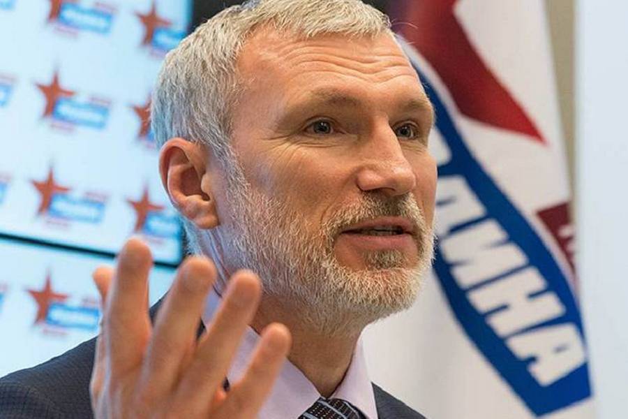 Депутат Госдумы Журавлев поиграл вялыми мускулами перед губернатором Воронежской области