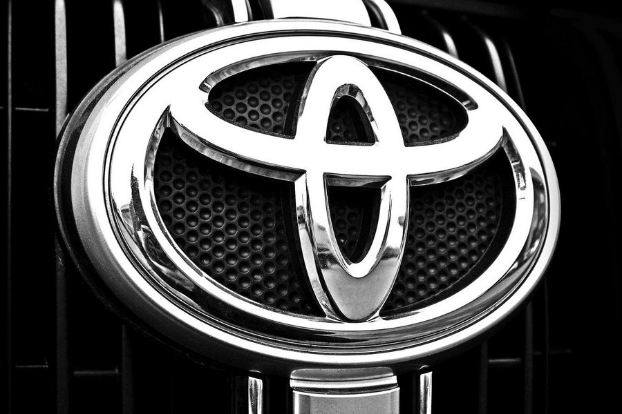 Власти Белгорода пытаются избавиться от подаренной ипотечной корпорацией Toyota Land Cruiser