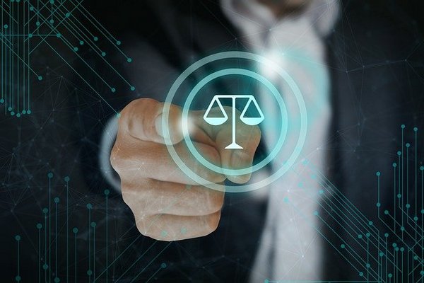 Воронежский адвокат попал под уголовное дело о мошенничестве