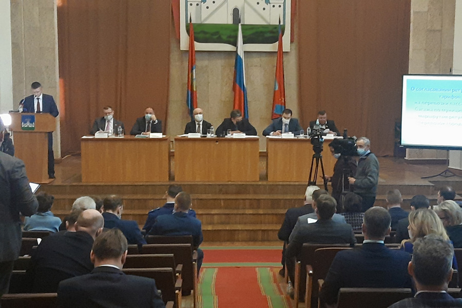 Закрытый рот для неугодных, или Этикет общения – орловский горсовет принял противоречивый закон