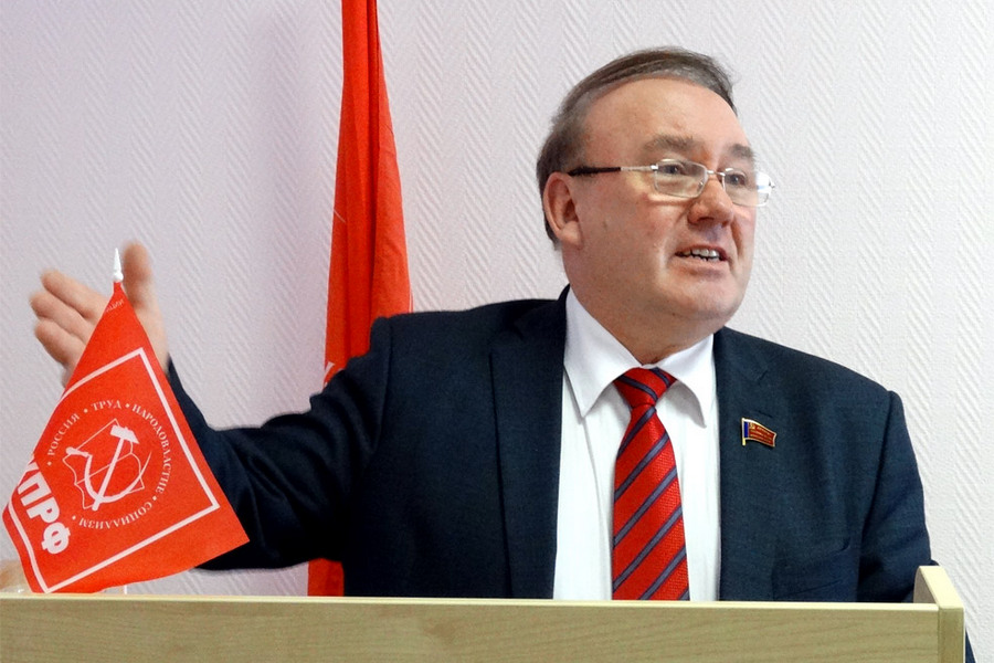 Верный коммунист Николай Иванов предлагал альтернативу Олимпиаде и воздерживался в голосовании по Конституции в Госдуме