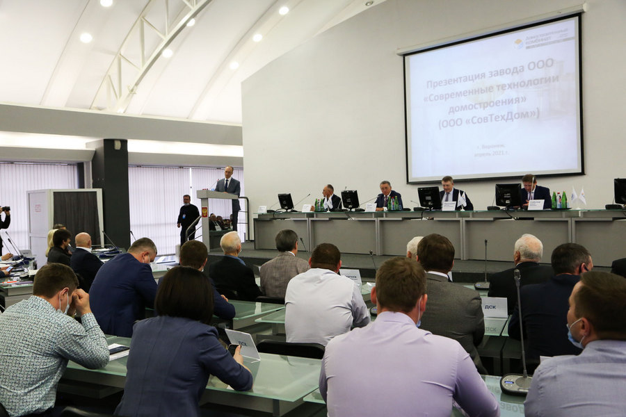 Сенатор Сергей Лукин дал старт взаимодействию предприятий с ВГТУ