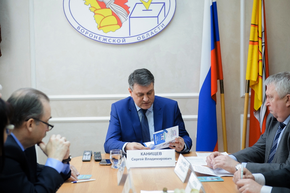 Глава воронежского избиркома Сергей Канищев покидает пост перед выборами в Госдуму Глава воронежского избиркома Сергей Канищев покидает пост перед выборами в Госдуму