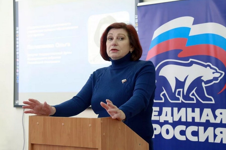 Заменившая в Госдуме скончавшегося экс-директора ФСБ Ольга Пилипенко успела поддержать поправки в Конституцию и озадачить министра