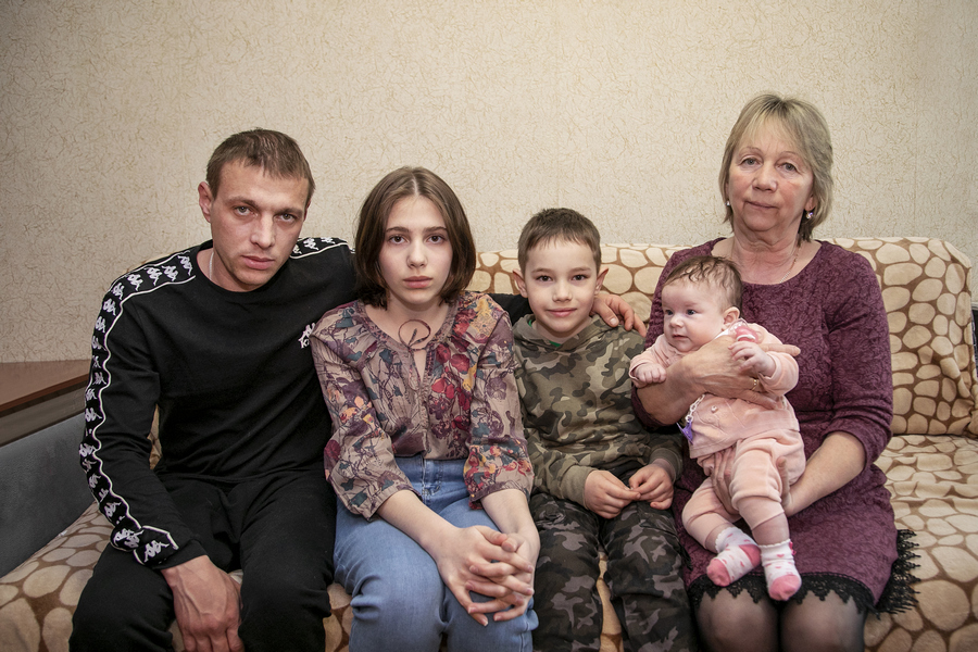 «Знать бы, сколько от Земли до маминого облака»: многодетной воронежской семье нужна наша помощь! «Знать бы, сколько от Земли до маминого облака»: многодетной воронежской семье нужна наша помощь!