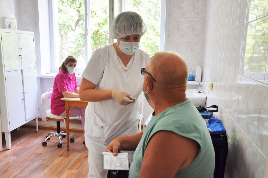 70% персонала белгородского застройщика ЖБК-1 планирует привиться от COVID-19 до конца лета