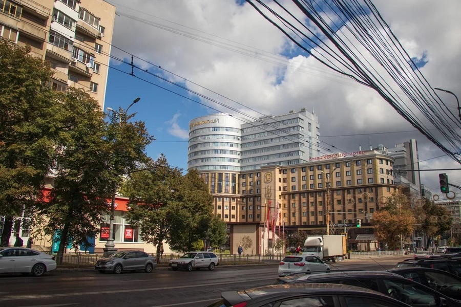 На фоне роста интереса к аренде офисов в Воронеже на треть упал спрос на их покупку