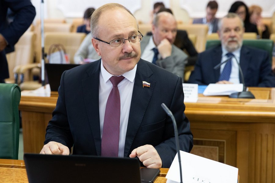 Переизбравшийся в Орловский облсовет коммунист Василий Иконников рассчитывает вернуться в Совет Федерации на новый срок