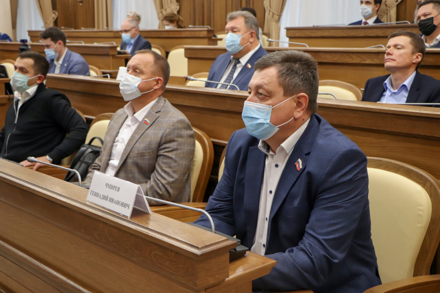 Белгородские депутаты поддержали алтайцев: многодетным семьям нужен единый базовый пакет мер соцподдержки Белгородские депутаты поддержали алтайцев: многодетным семьям нужен единый базовый пакет мер соцподдержки