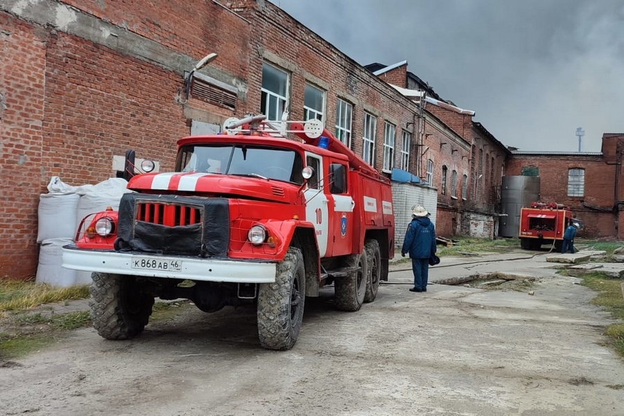 В Курской области загорелся цех сахарного комбината