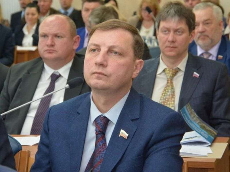 Подозреваемый в мошенничестве Алексей Пинигин покидает воронежский Центр кадастровой оценки