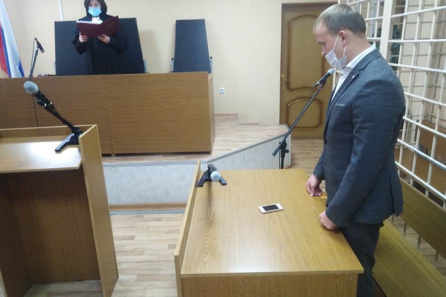 Осужденному за стычку с инспектором ДПС бывшему курскому полицейскому смягчили приговор