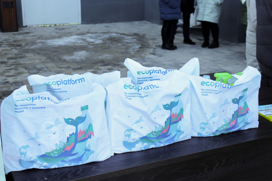 В Белгороде жители сдали 100-тысячную пластиковую бутылку в фандомат