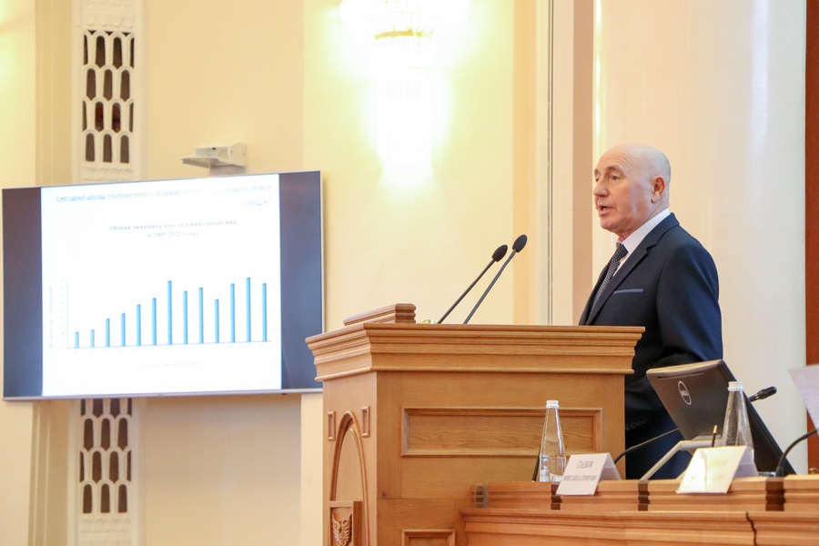 Белгородский омбудсмен предложил депутатам инициативу: разделить ипотечные риски на жилье между банками и заемщиками с детьми