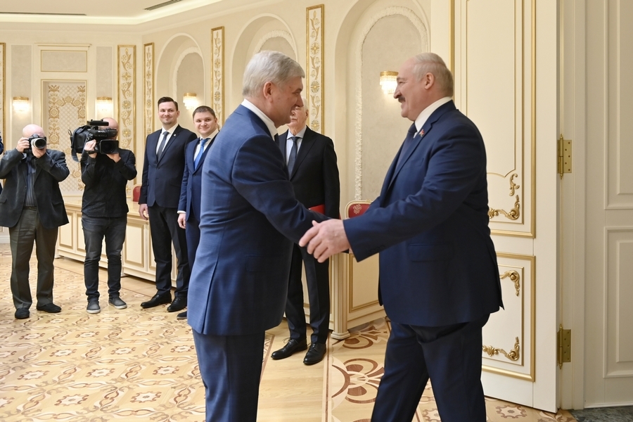 Белорусский электротранспорт, товарооборот и новые инвестпроекты – что воронежский губернатор обсудил с Александром Лукашенко