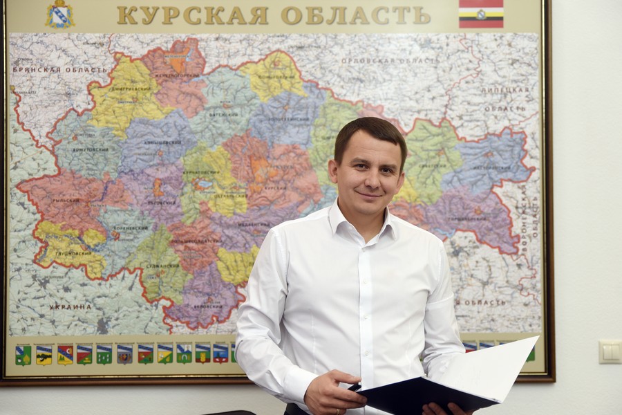 Мэр Курска Игорь Куцак в прошлом году заработал 3,3 млн рублей