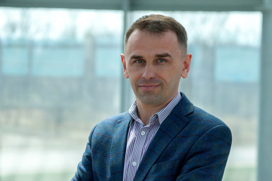 «Импорт перекрыт, но конкуренция на рынке сельхозтехники по-прежнему высокая», − гендиректор «Воронежсельмаша» Роман Карпенко
