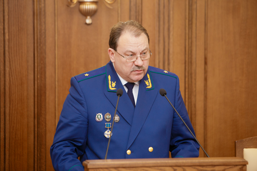 Прокурор Белгородской области увеличил доход почти на полмиллиона Прокурор Белгородской области увеличил доход почти на полмиллиона