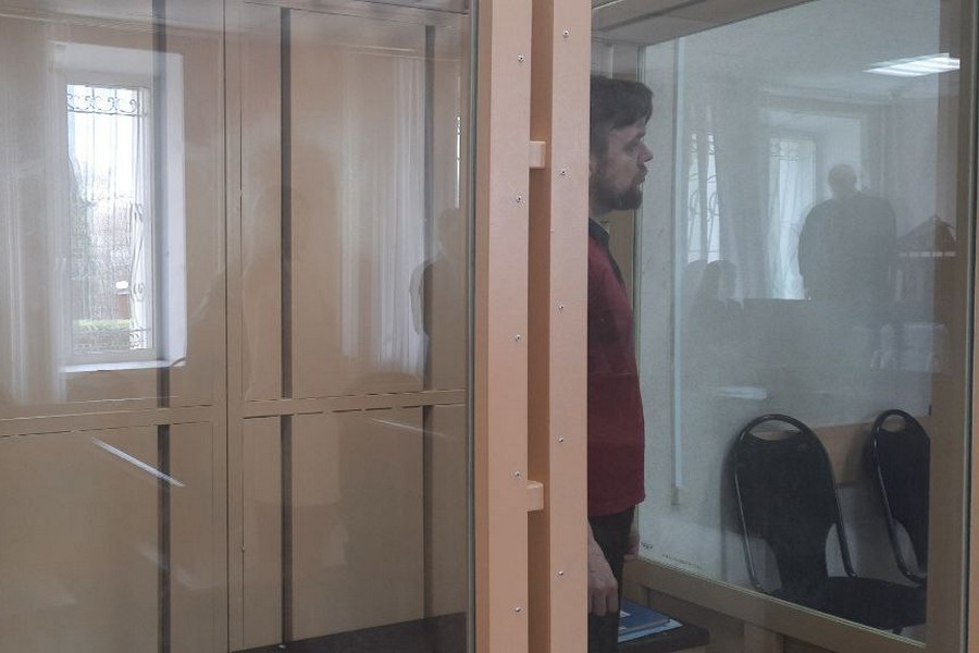 Осужденный на 13 лет колонии за госизмену бывший курский полицейский просит отменить приговор