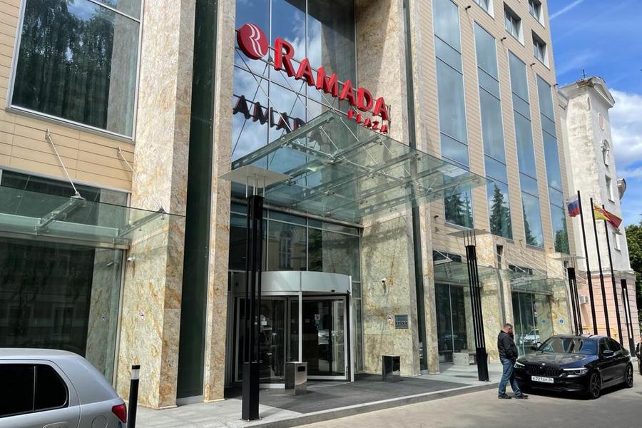 Подешевевшие отели Ramada Plaza и «Арт-отель» в центре Воронежа выставили на торги за 975 млн рублей